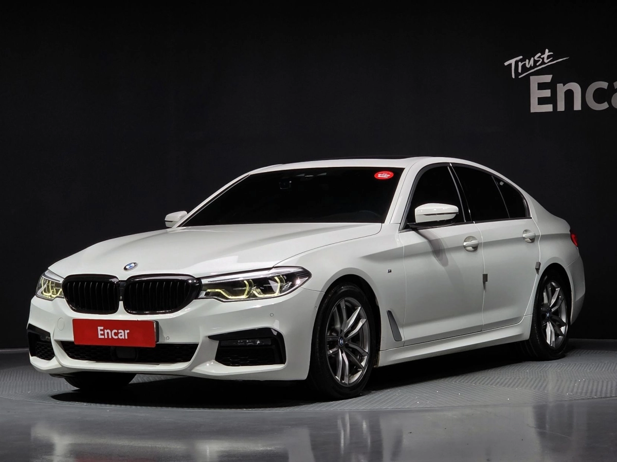BMW 5-SERIES G30 2019