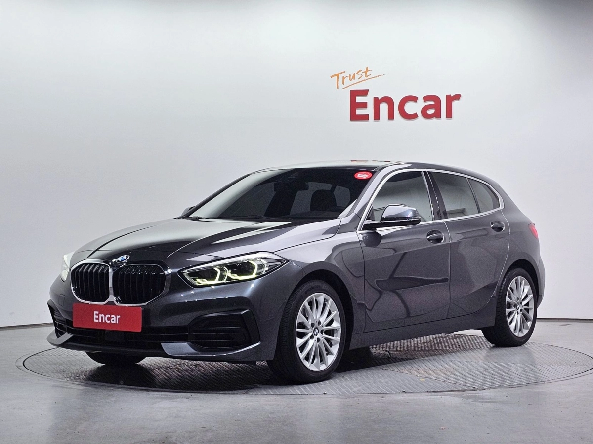 BMW 1-SERIES F40  2021