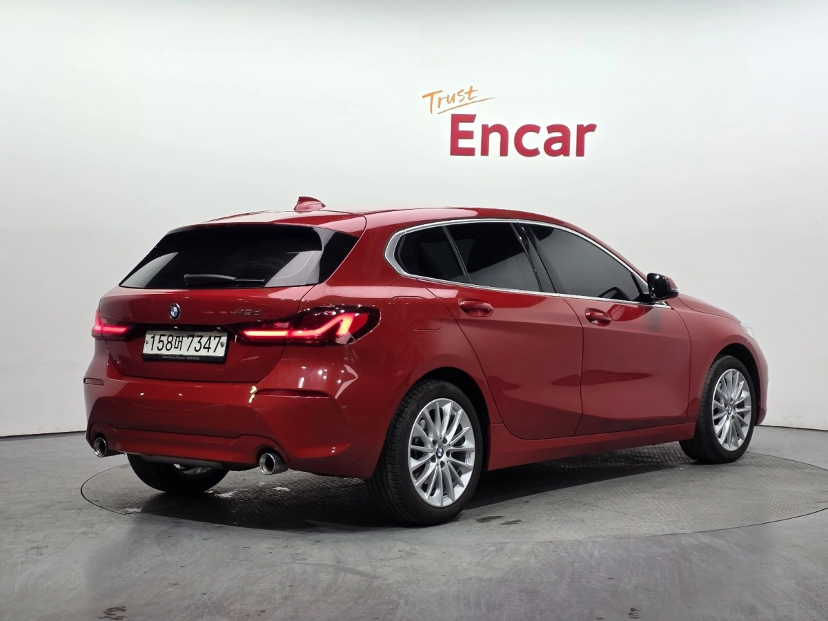 BMW 1-SERIES F40  2020