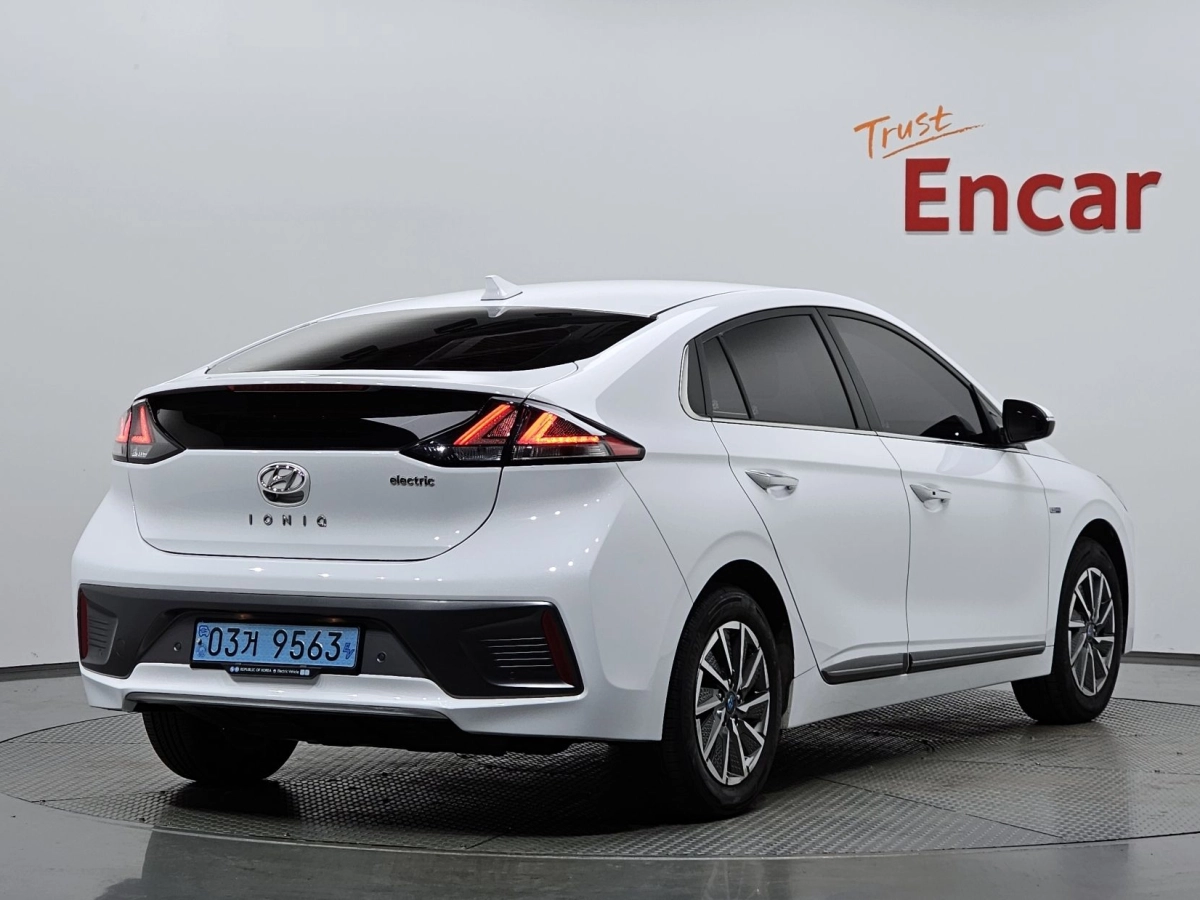 HYUNDAI IONIQ ELECTRIC