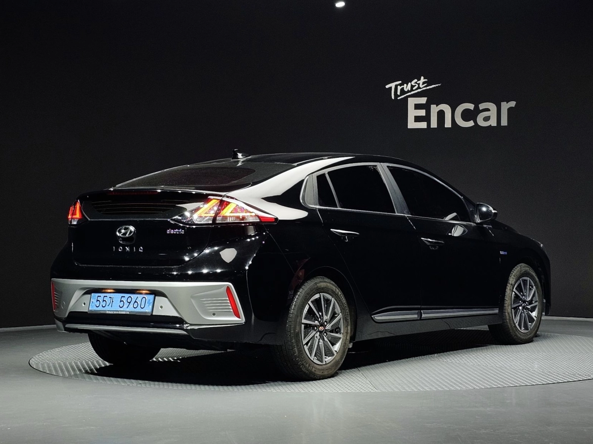 HYUNDAI IONIQ ELECTRIC