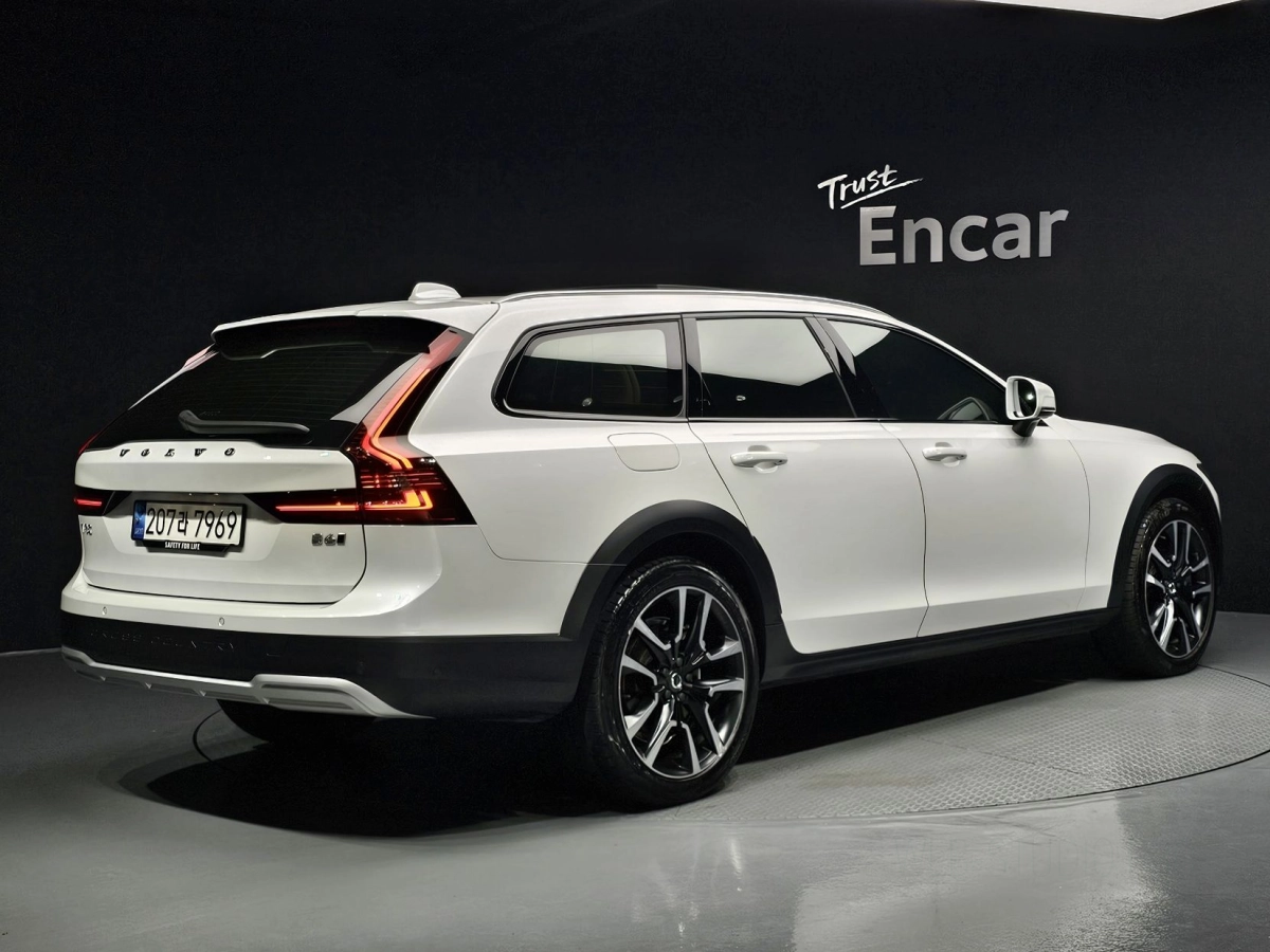 VOLVO V90 CROSS COUNTRY