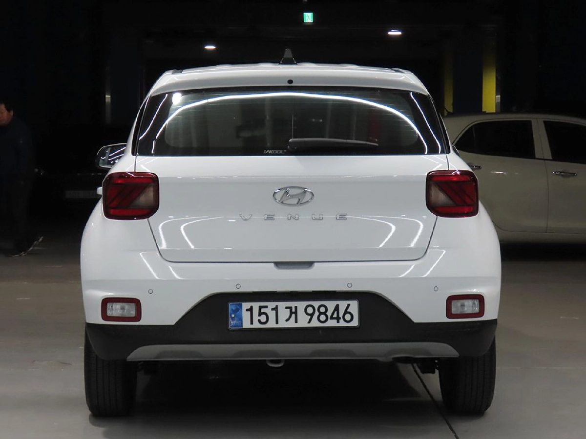 HYUNDAI VENUE