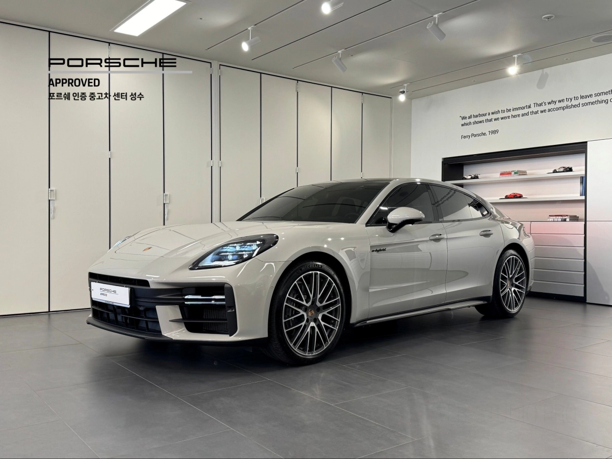PORSCHE PANAMERA 972  2025