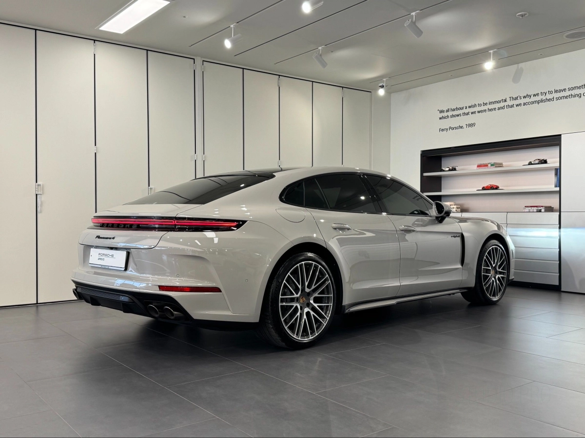 PORSCHE PANAMERA 972