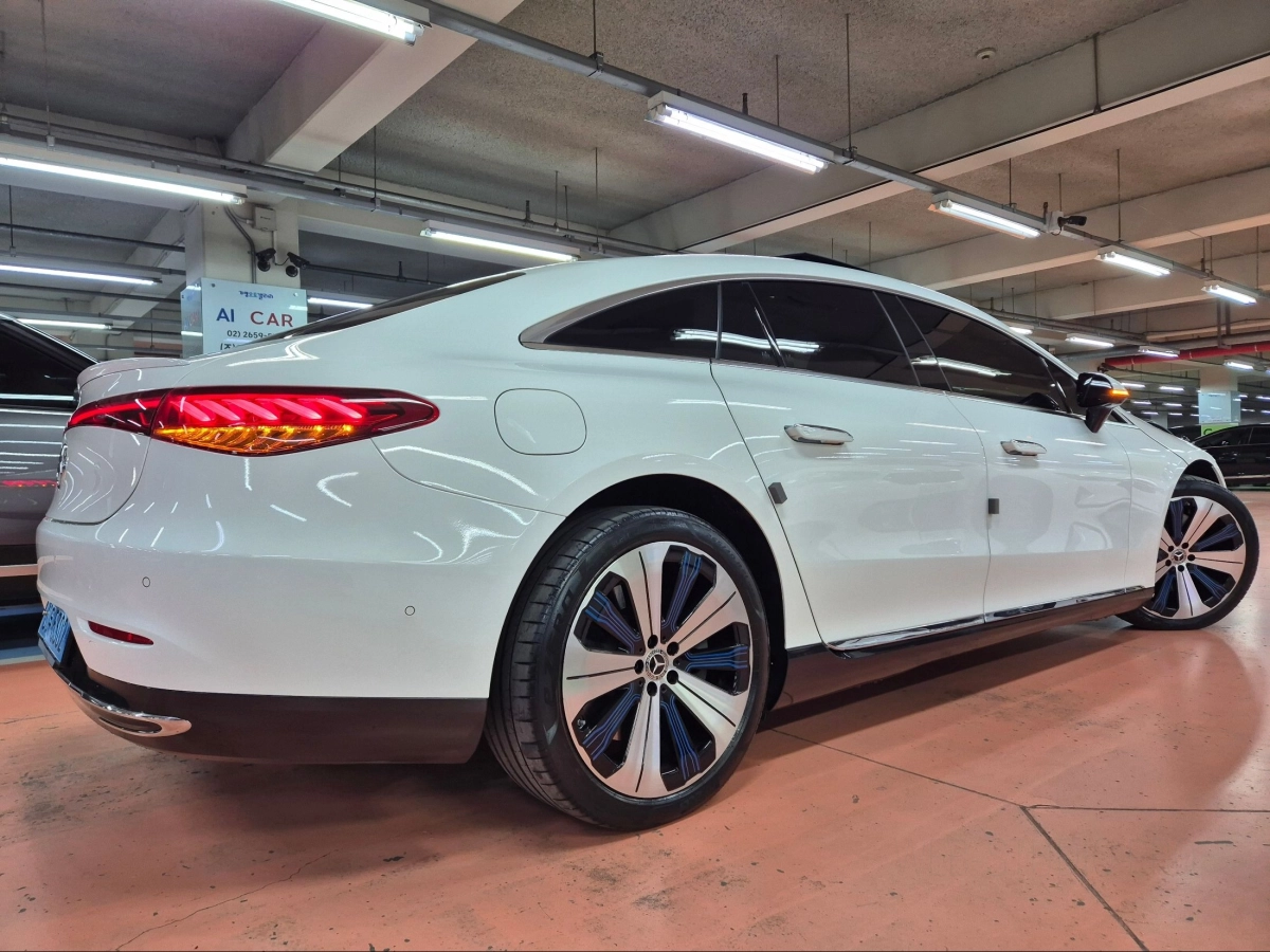 MERCEDES BENZ EQS V297