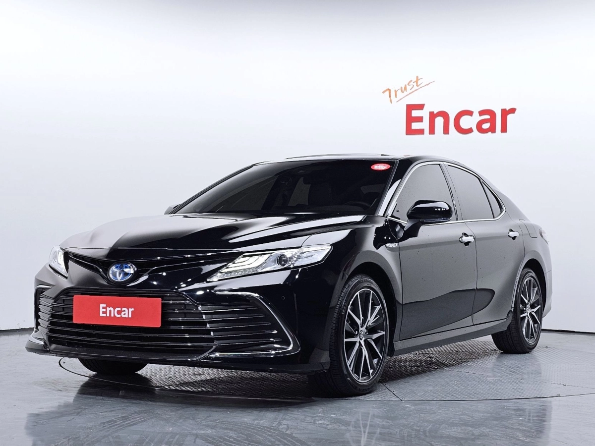 TOYOTA CAMRY XV70 2024