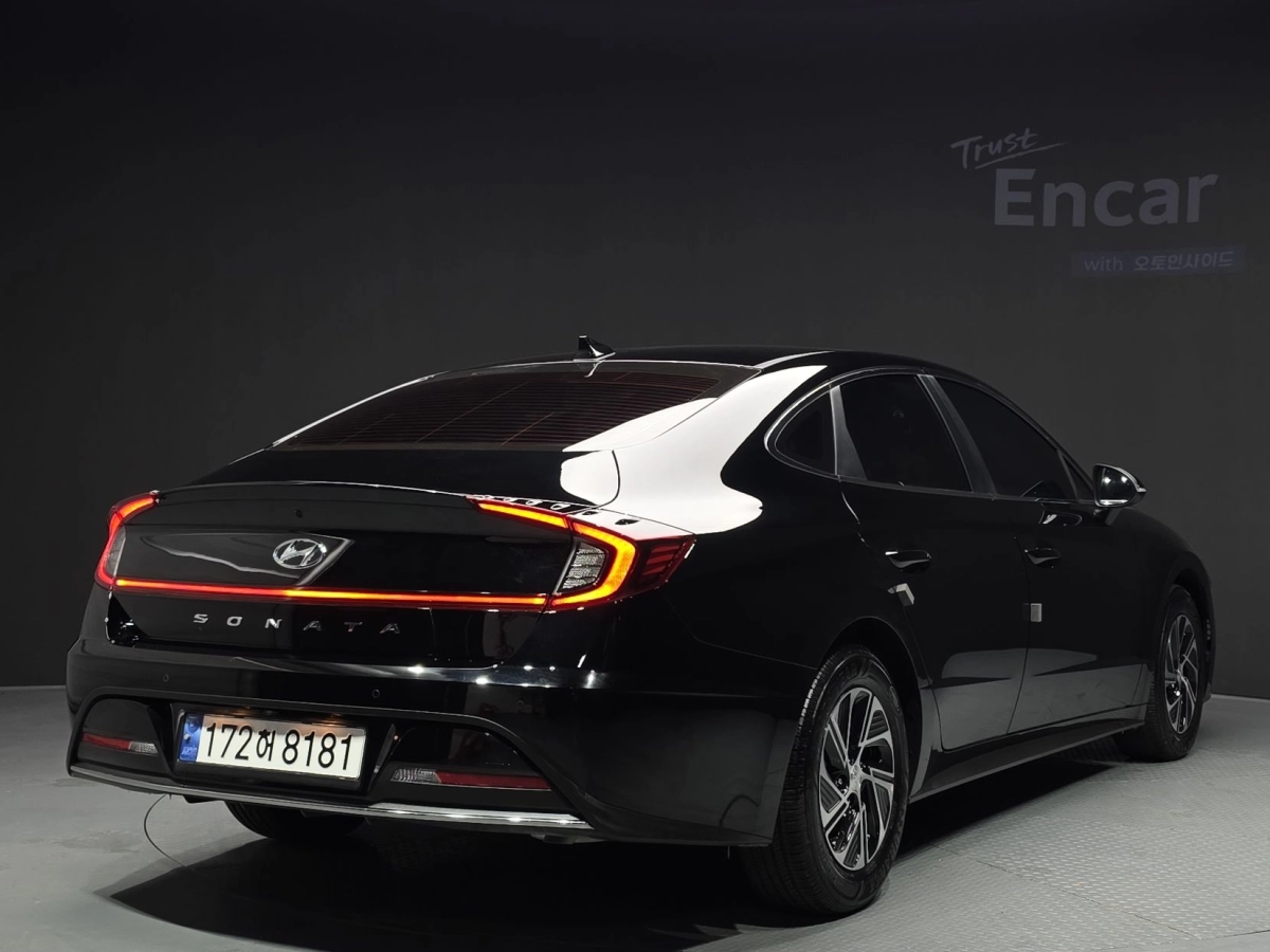 HYUNDAI SONATA HYBRID DN8