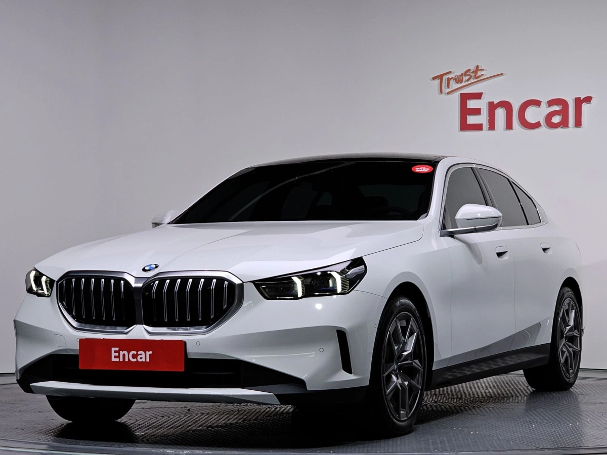 BMW 5-SERIES G60 2025