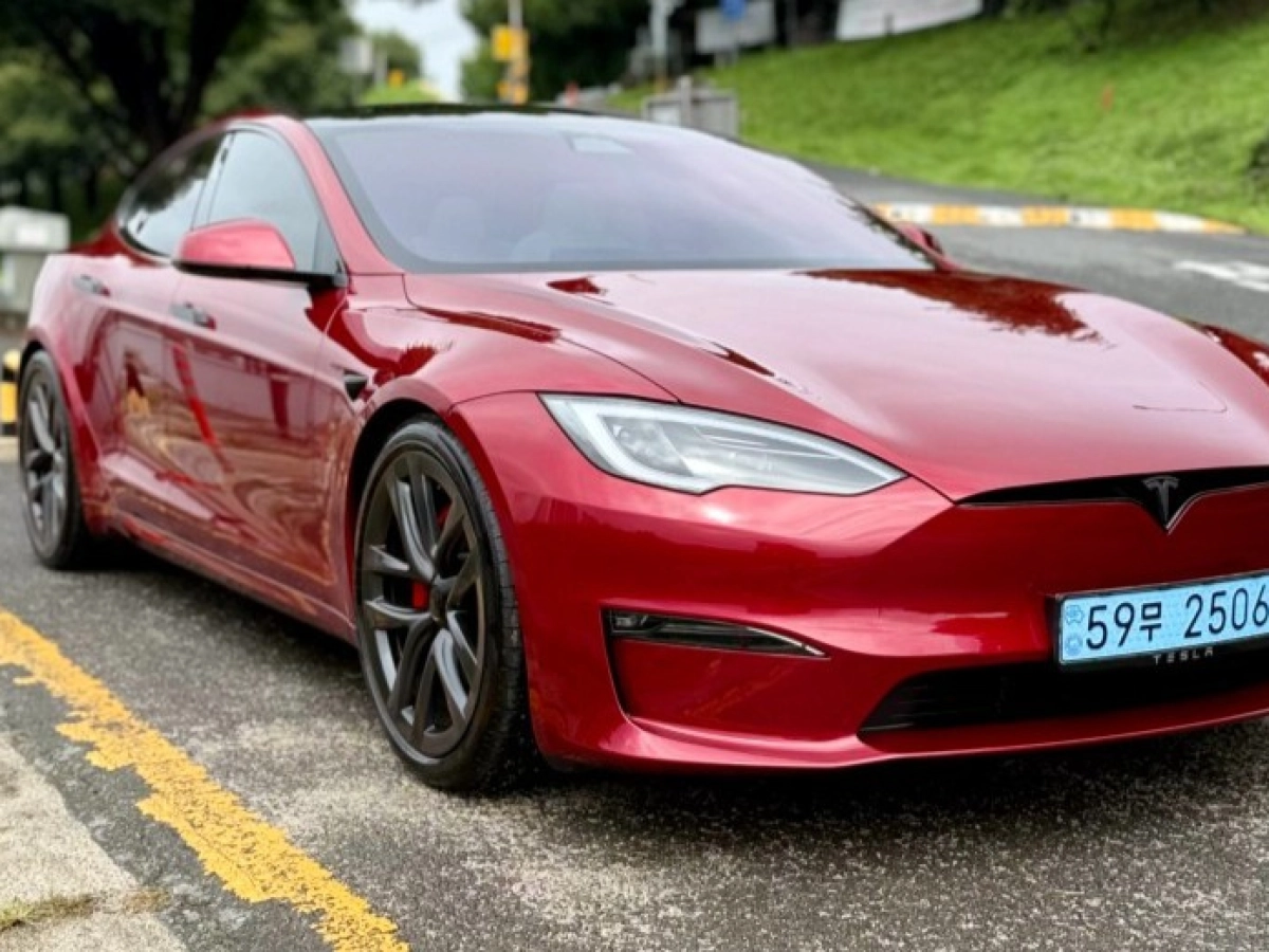 TESLA MODEL S