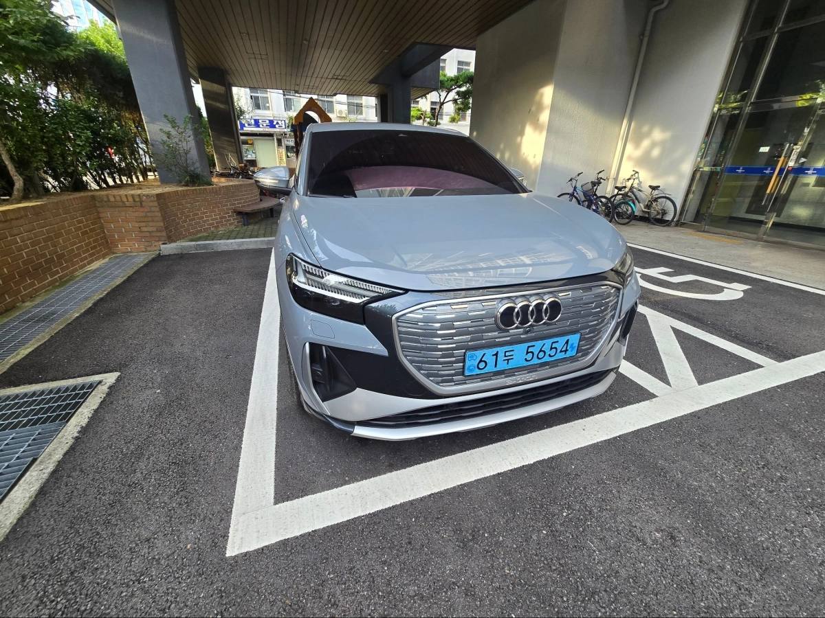 AUDI Q4 E-TRON F4  2022