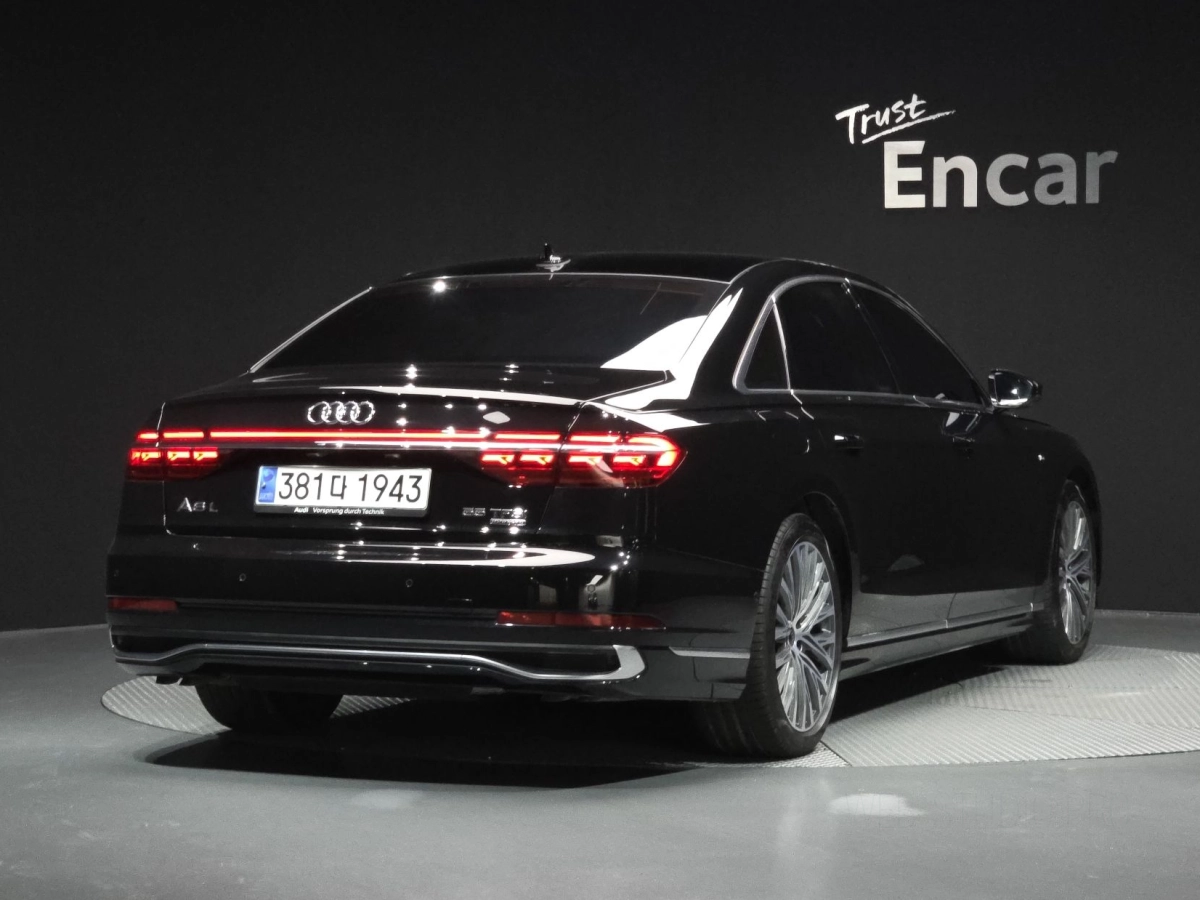 AUDI A8 D5
