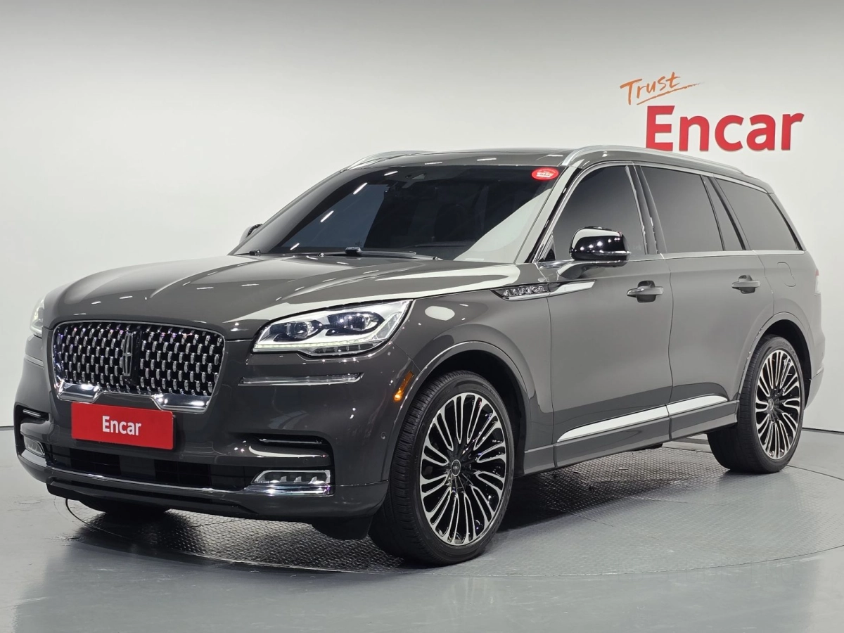 LINCOLN AVIATOR  2023