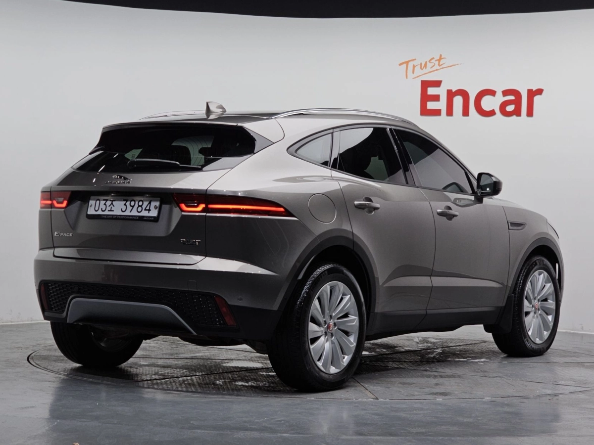 JAGUAR E-PACE