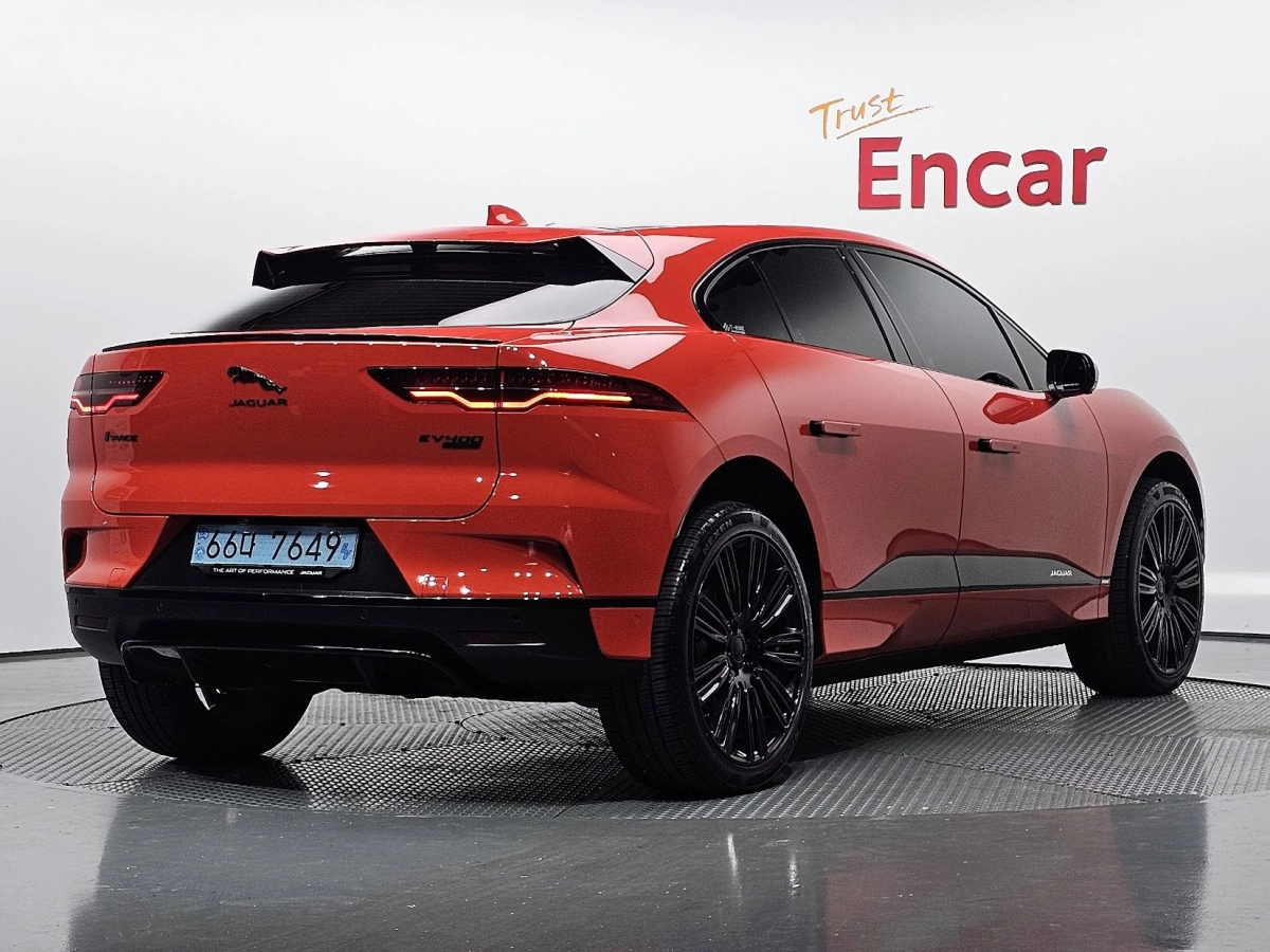 JAGUAR I-PACE