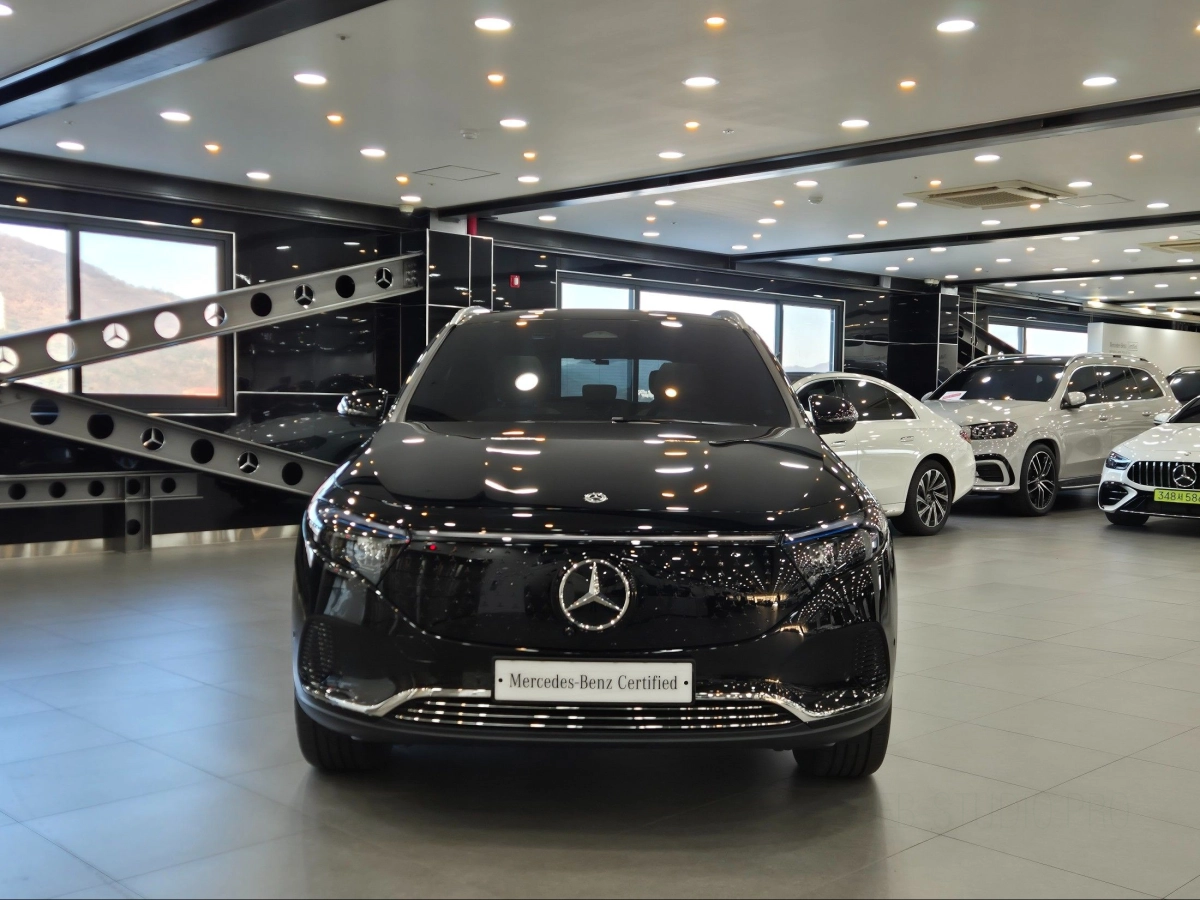 MERCEDES BENZ EQA H243