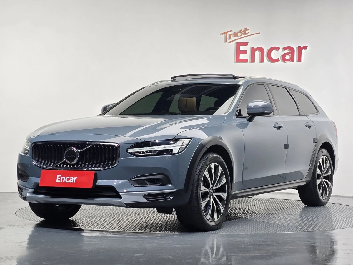 VOLVO V90 CROSS COUNTRY  2023