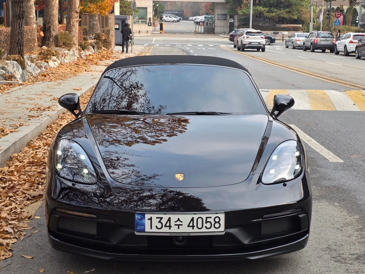 PORSCHE 718 BOXSTER