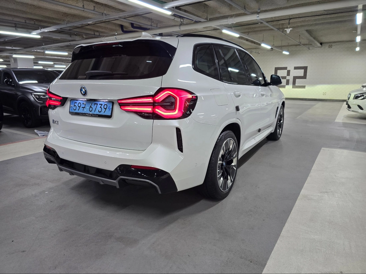 BMW IX3
