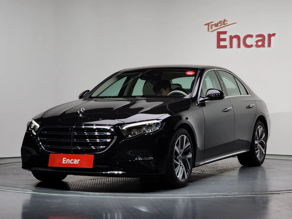 MERCEDES BENZ E-CLASS W214  2025
