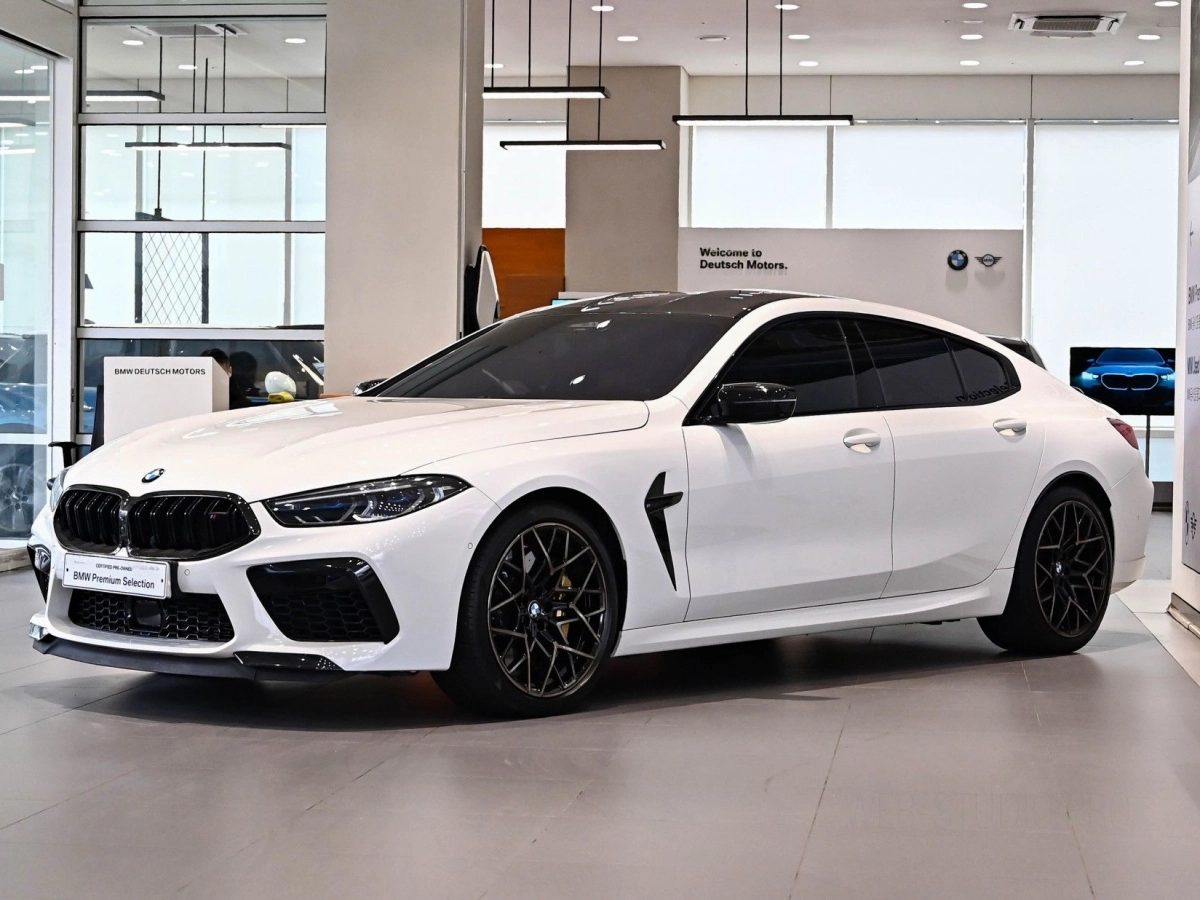 BMW M8 G15  2023