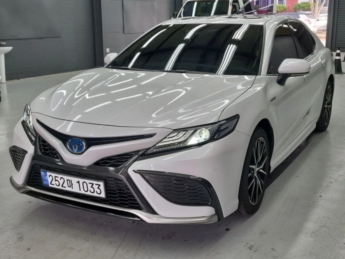 TOYOTA CAMRY XV70 2024