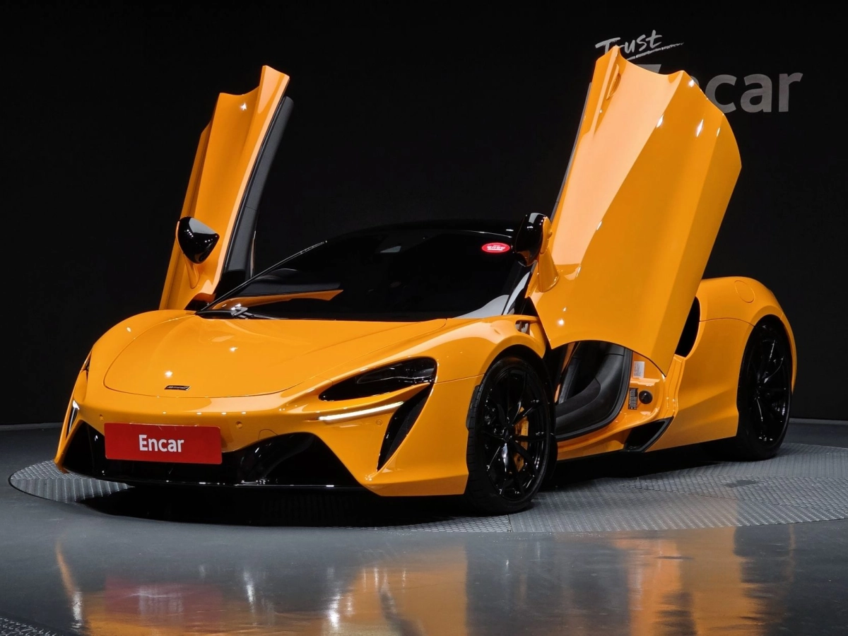 MCLAREN ARTURA  2023