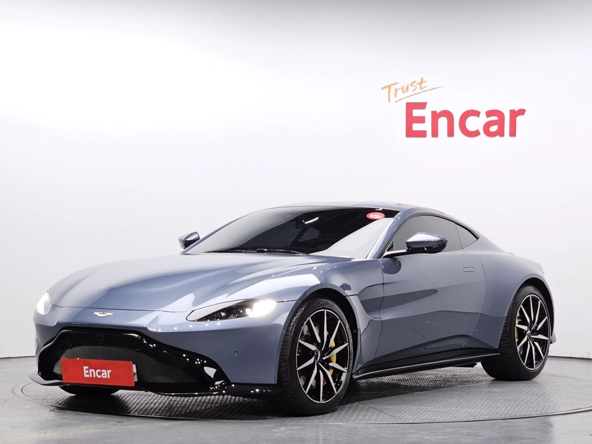 ASTON MARTIN VANTAGE  2020