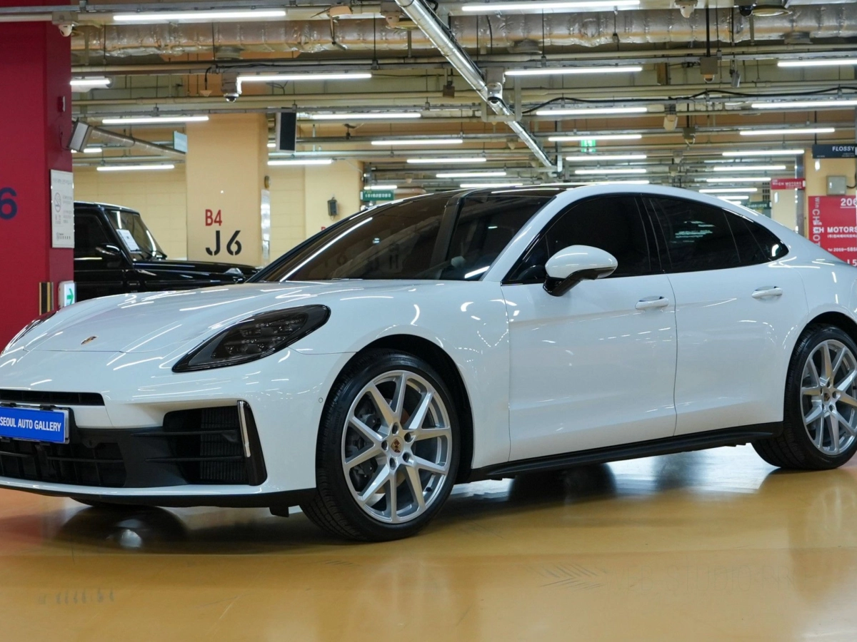 PORSCHE PANAMERA 972  2024