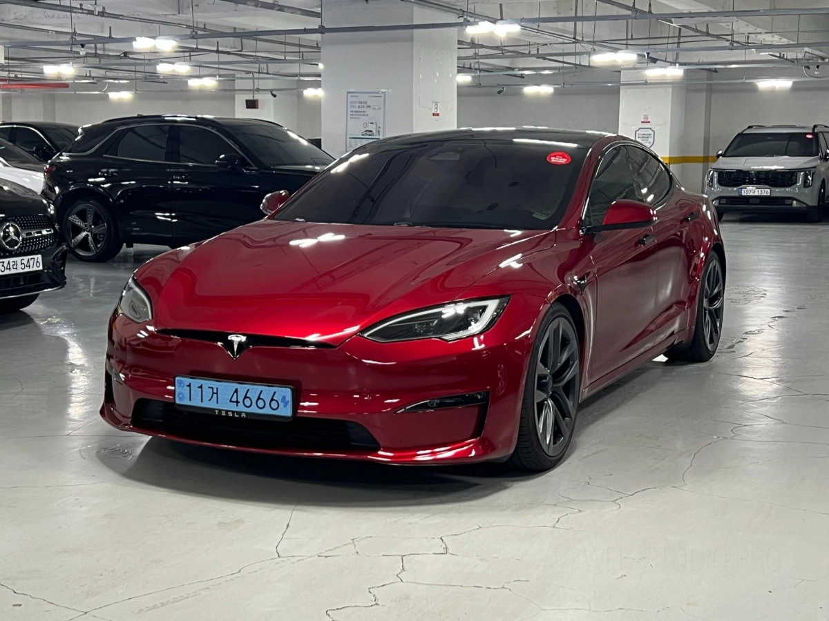 TESLA MODEL S