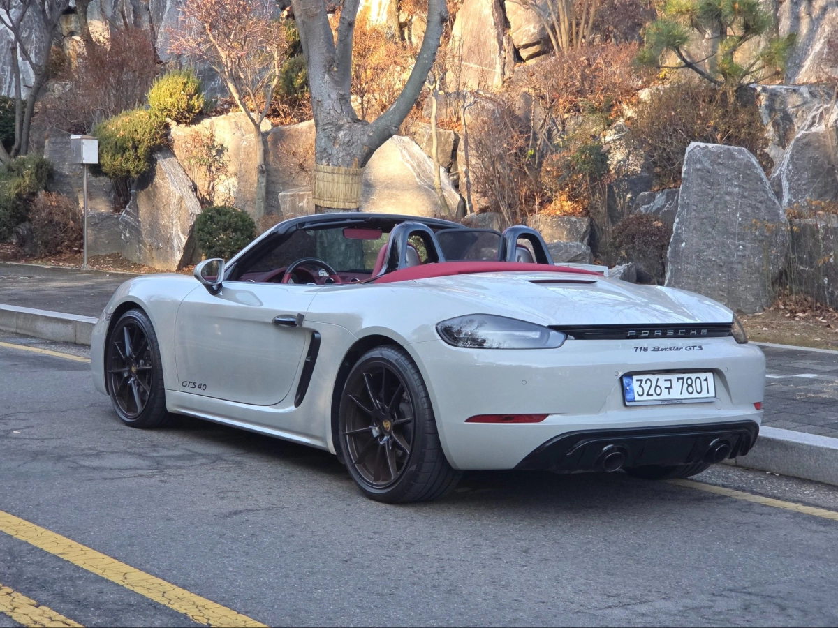 PORSCHE 718 BOXSTER