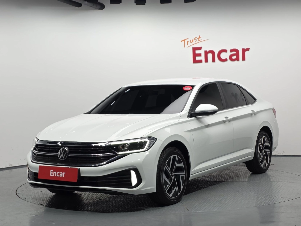 VOLKSWAGEN JETTA 2024