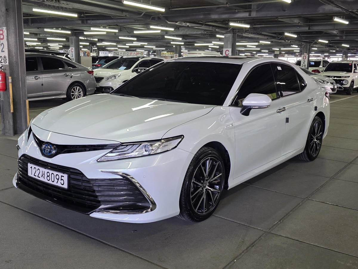 TOYOTA CAMRY XV70 2023