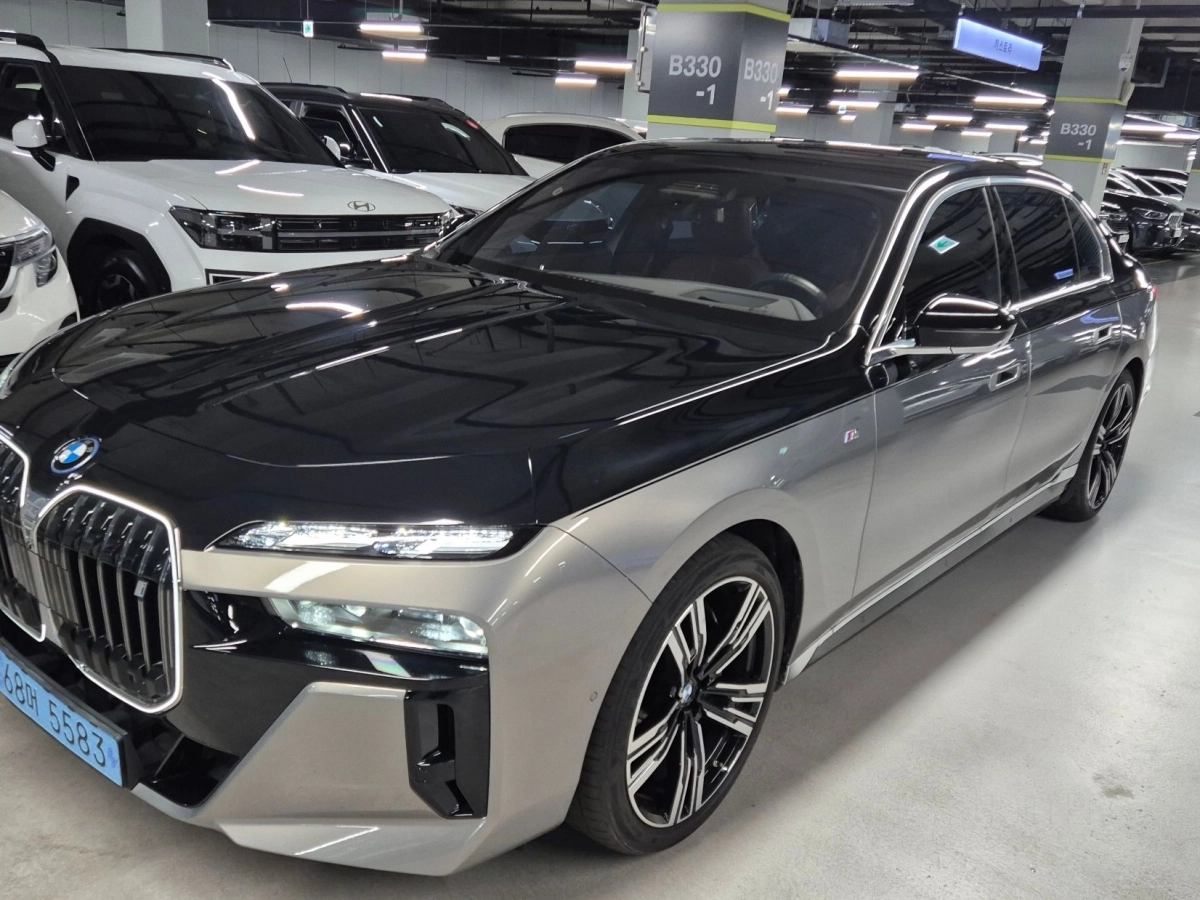 BMW I7 G70  2023