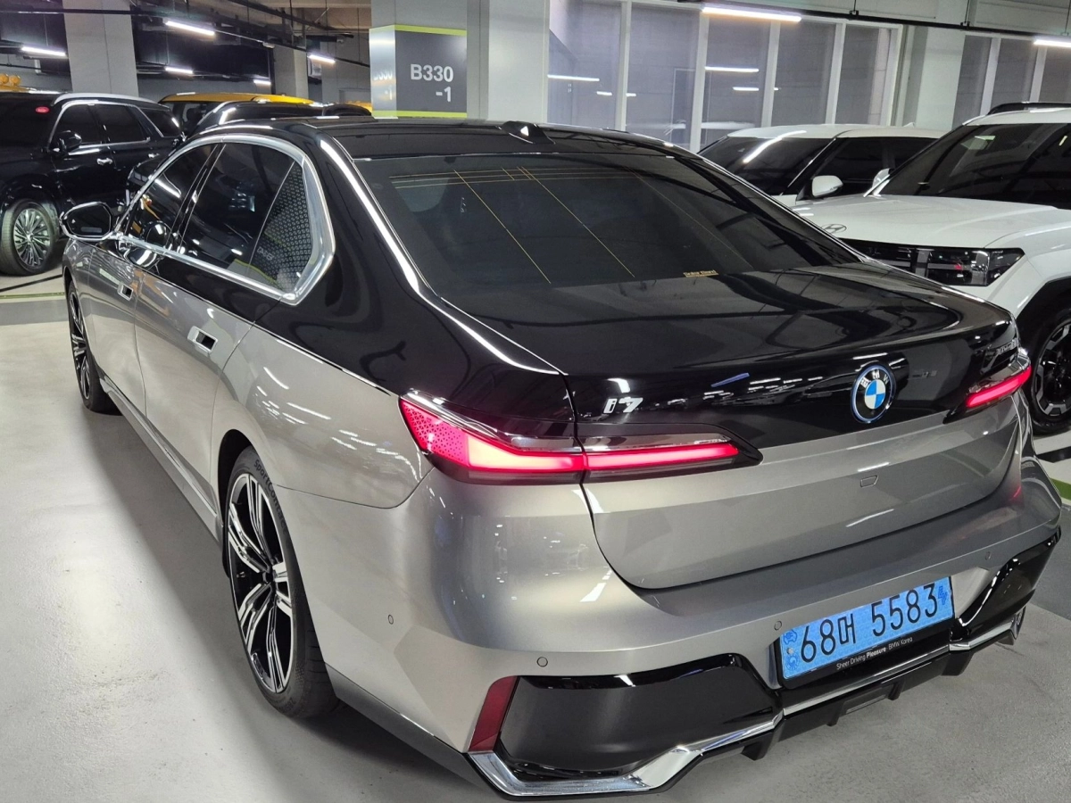 BMW I7 G70
