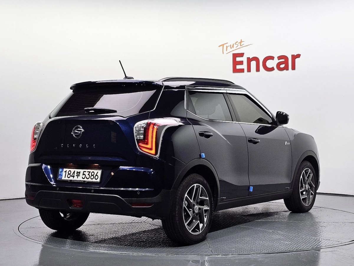 SSANGYONG TIVOLI VERY NEW