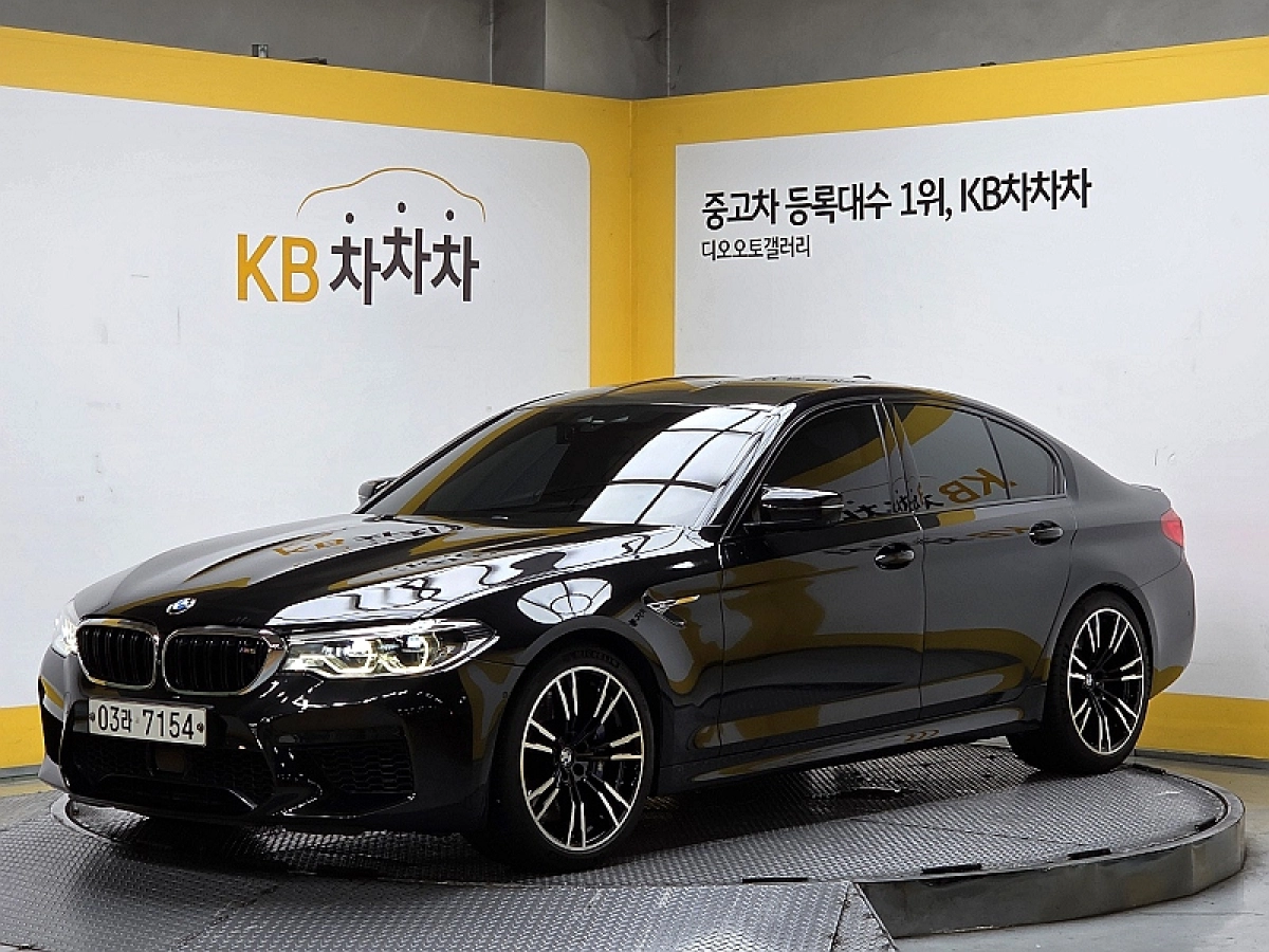 BMW M5 F90 2019