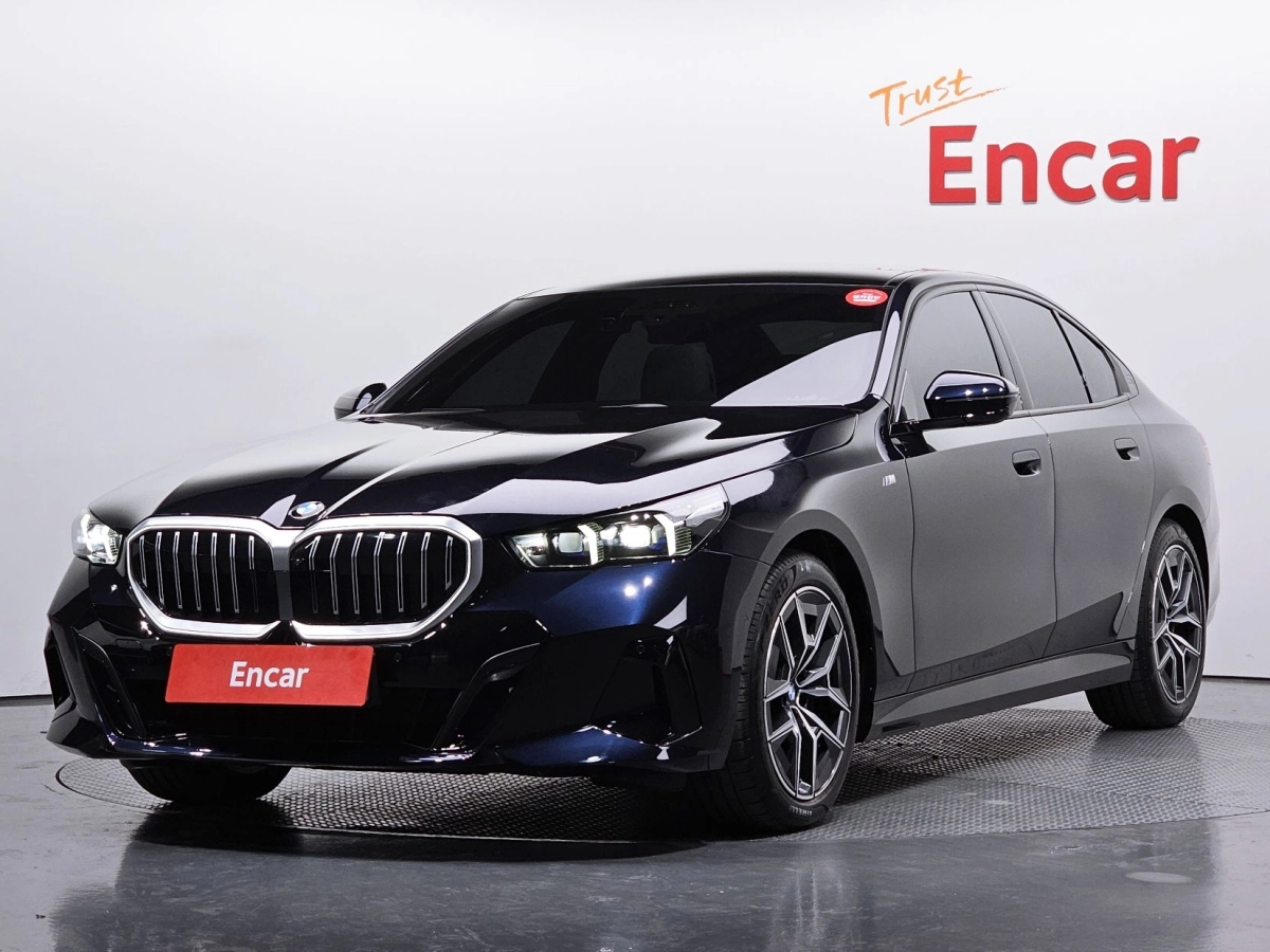 BMW 5-SERIES G60 2025