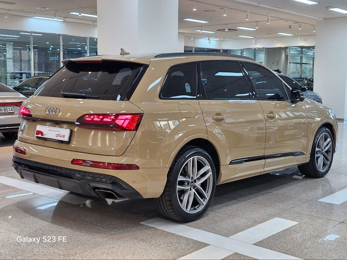 AUDI Q7 4M