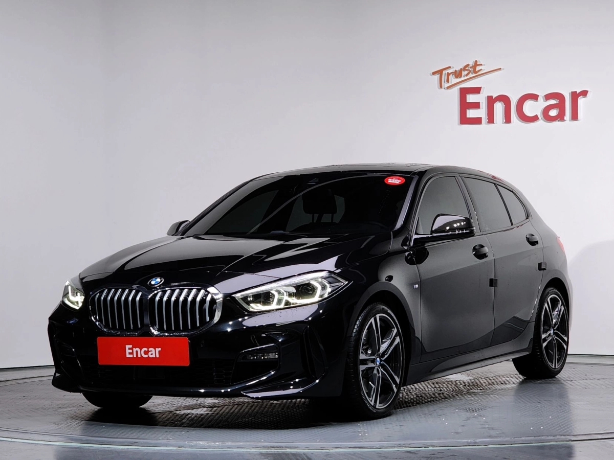 BMW 1-SERIES F40 2024