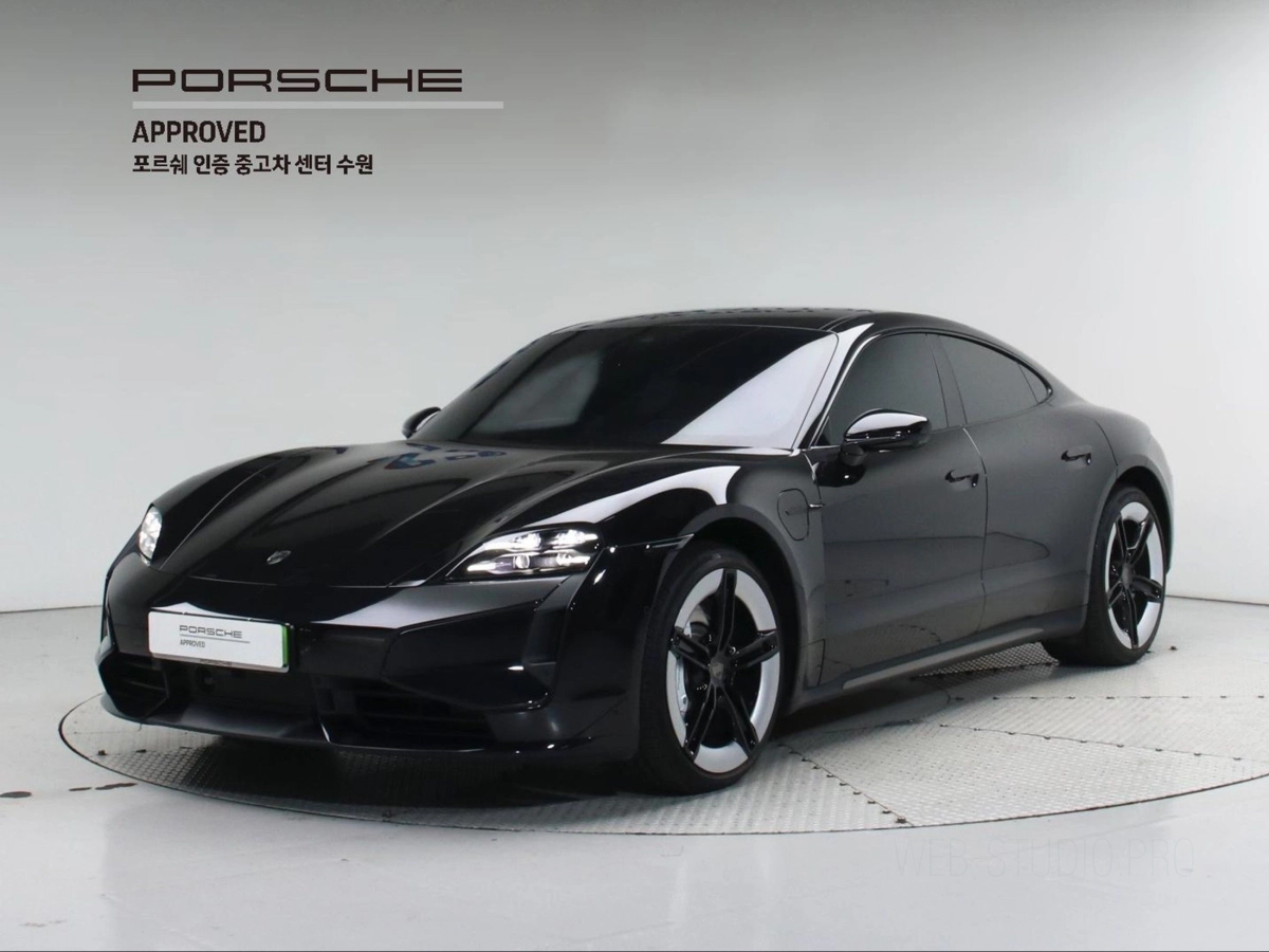 PORSCHE TAYCAN