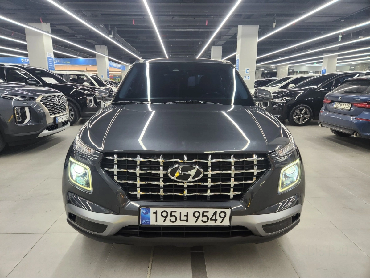 HYUNDAI VENUE