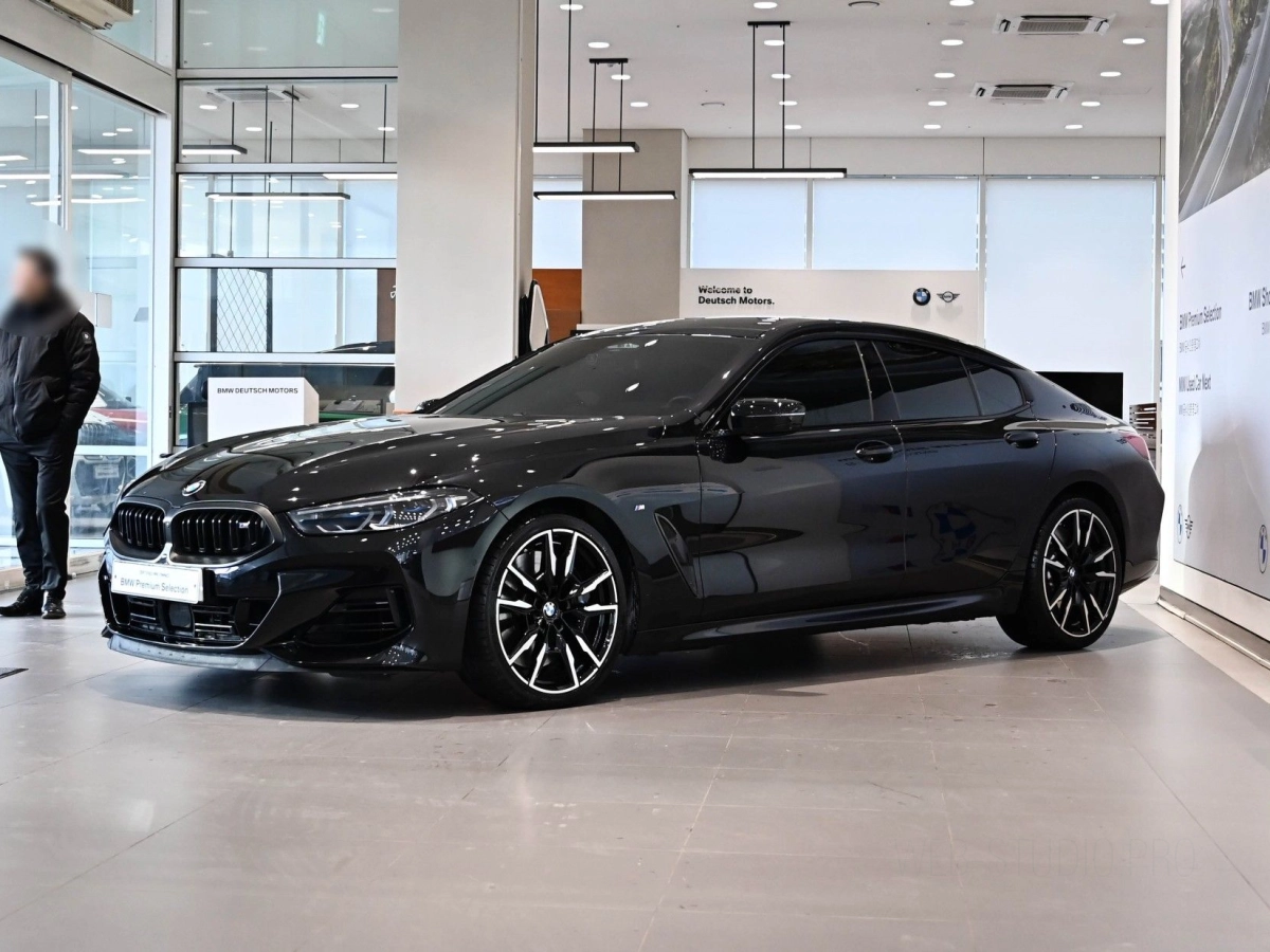 BMW 8-SERIES G15 2025
