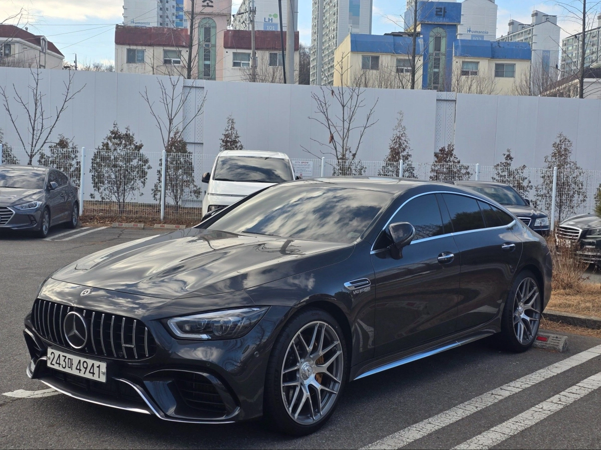 MERCEDES BENZ AMG GT