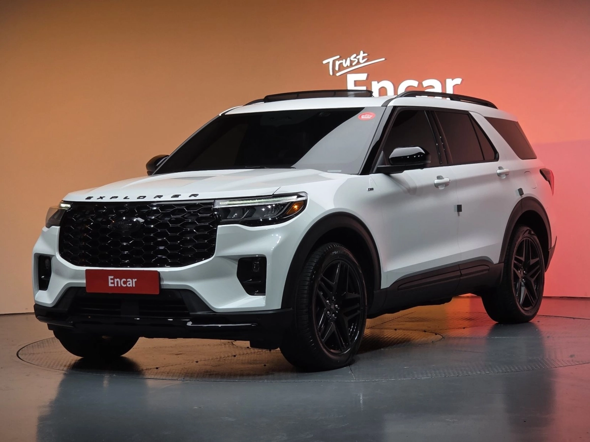 FORD EXPLORER  2025