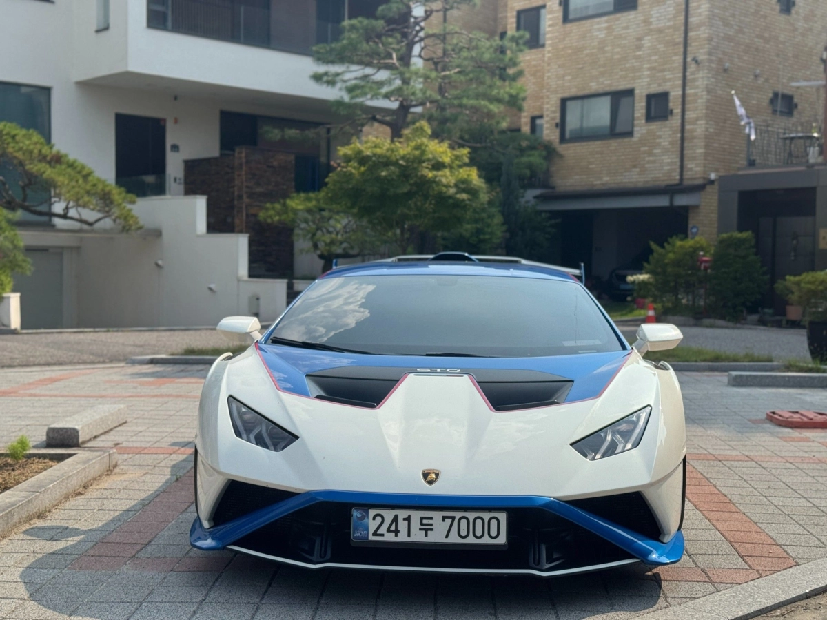 LAMBORGHINI HURACAN  2022