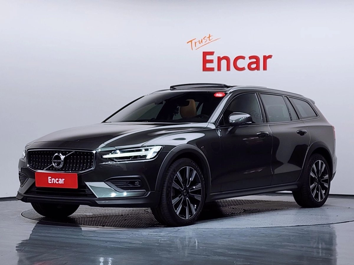 VOLVO V60 CROSS COUNTRY