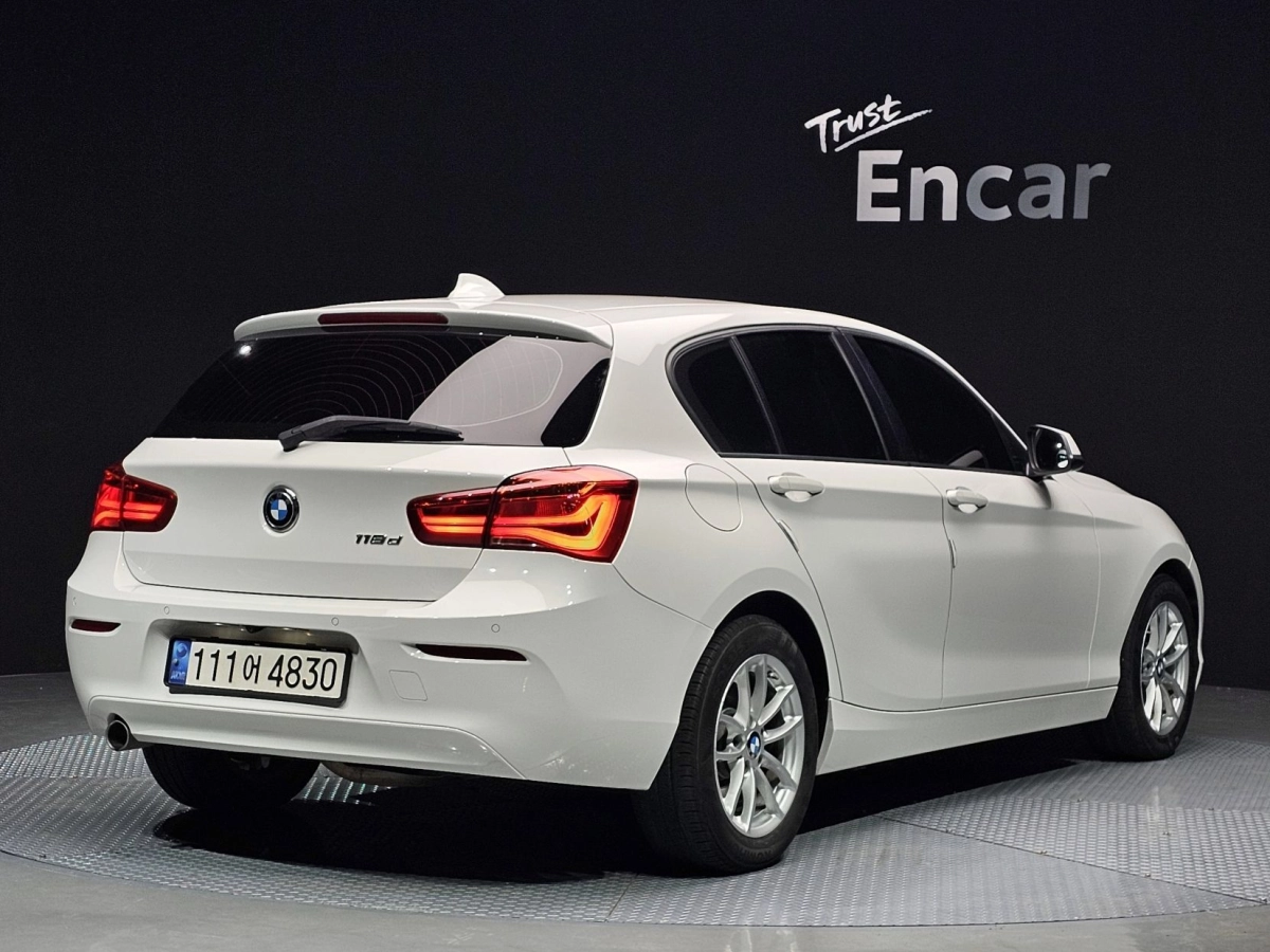 BMW 1-SERIES F20