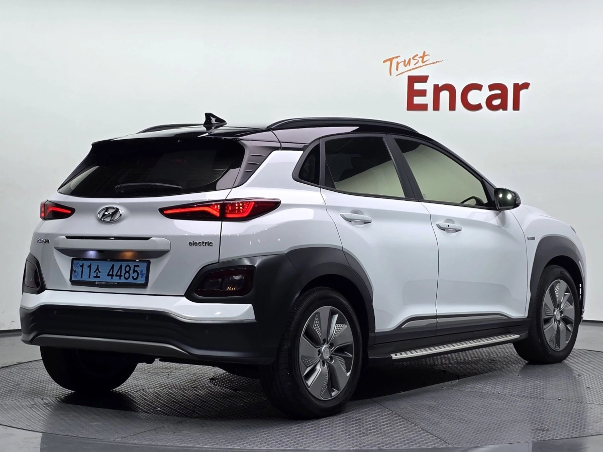 HYUNDAI KONA ELECTRIC