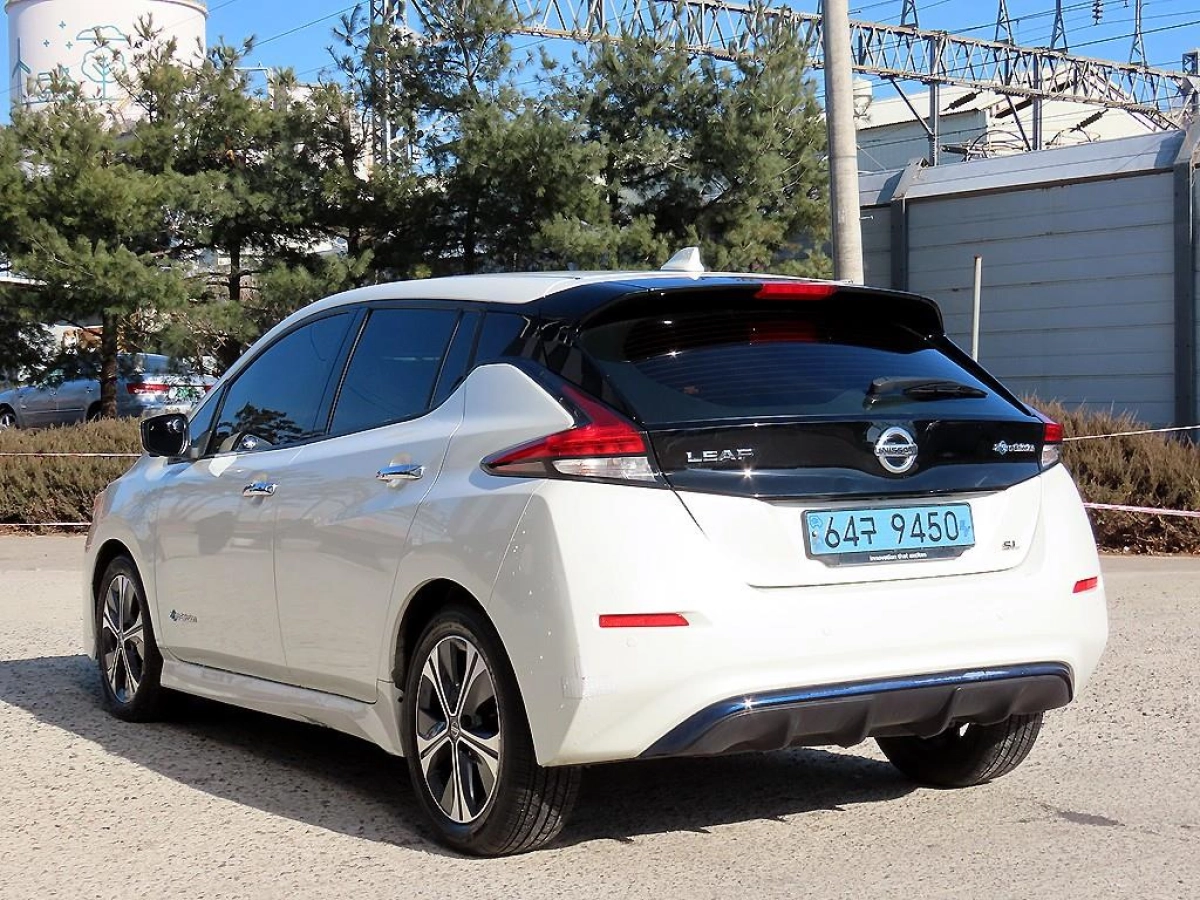 NISSAN LEAF ZE1